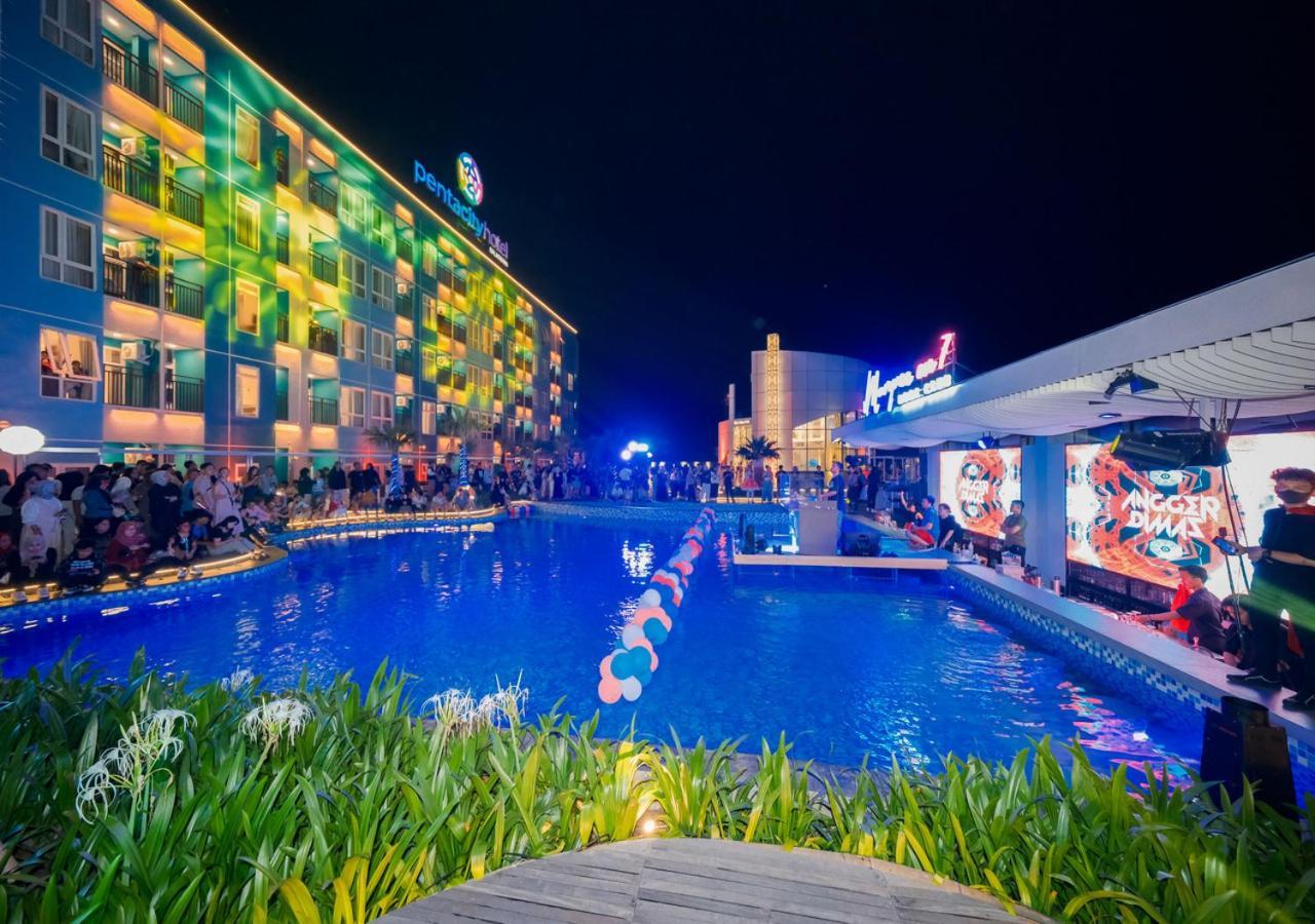 Pentacity Hotel Balikpapan Exterior photo