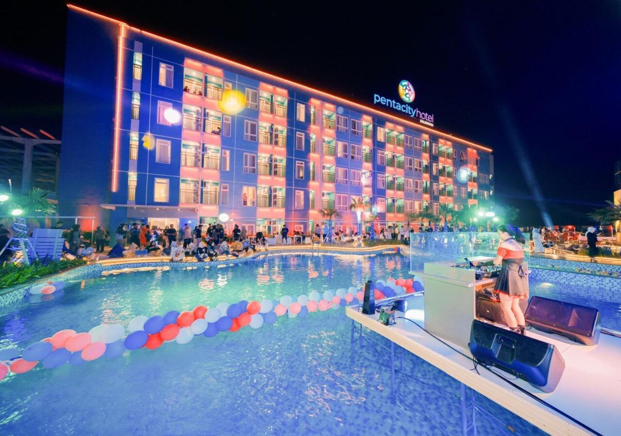 Pentacity Hotel Balikpapan Exterior photo