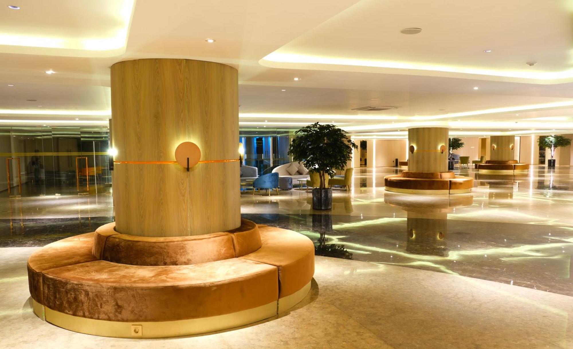 Pentacity Hotel Balikpapan Exterior photo