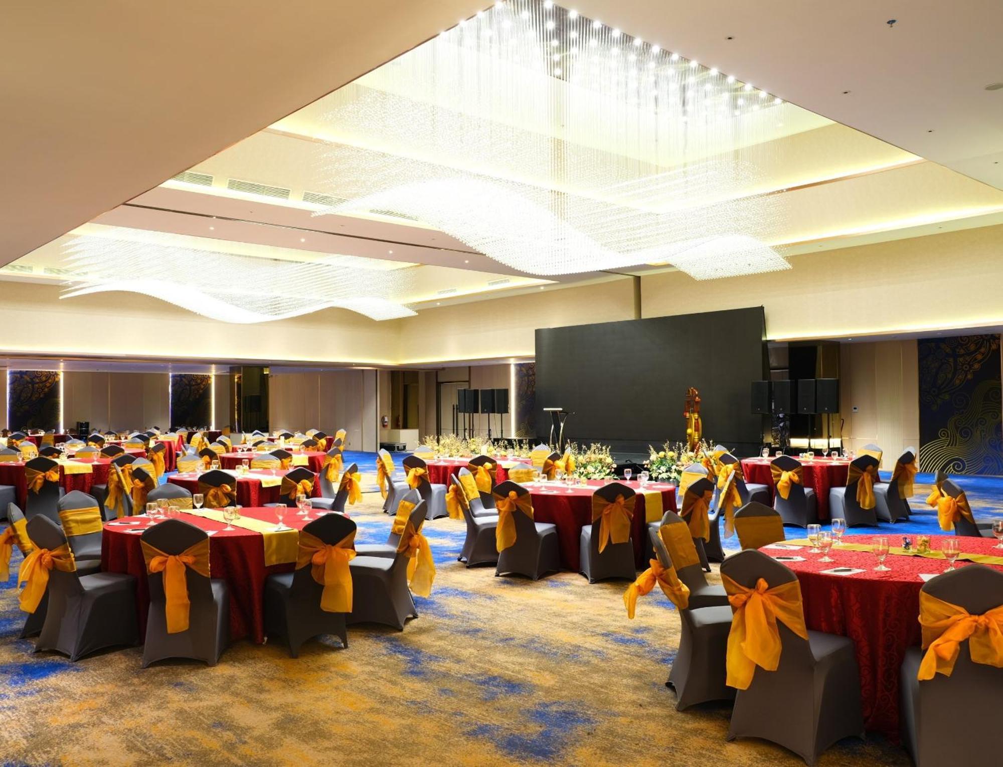 Pentacity Hotel Balikpapan Exterior photo