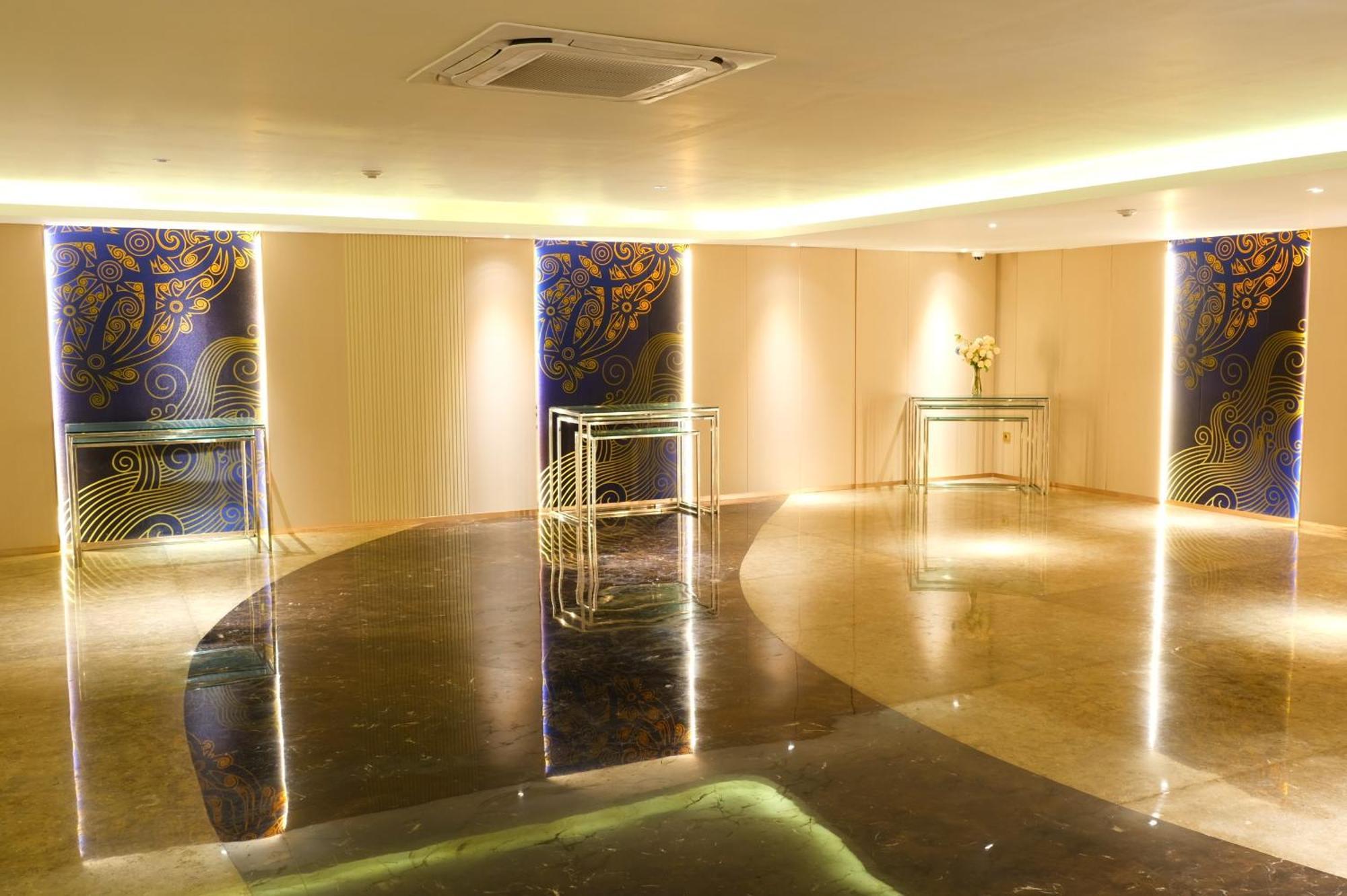 Pentacity Hotel Balikpapan Exterior photo